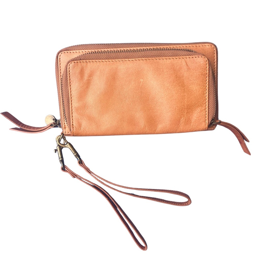 Lucky Brand Exterior Zip Leather Wristlet Wallet